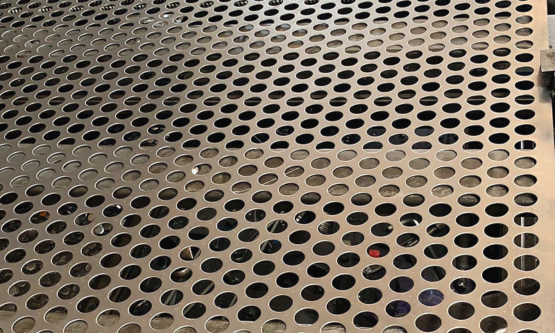 穿孔鐵板